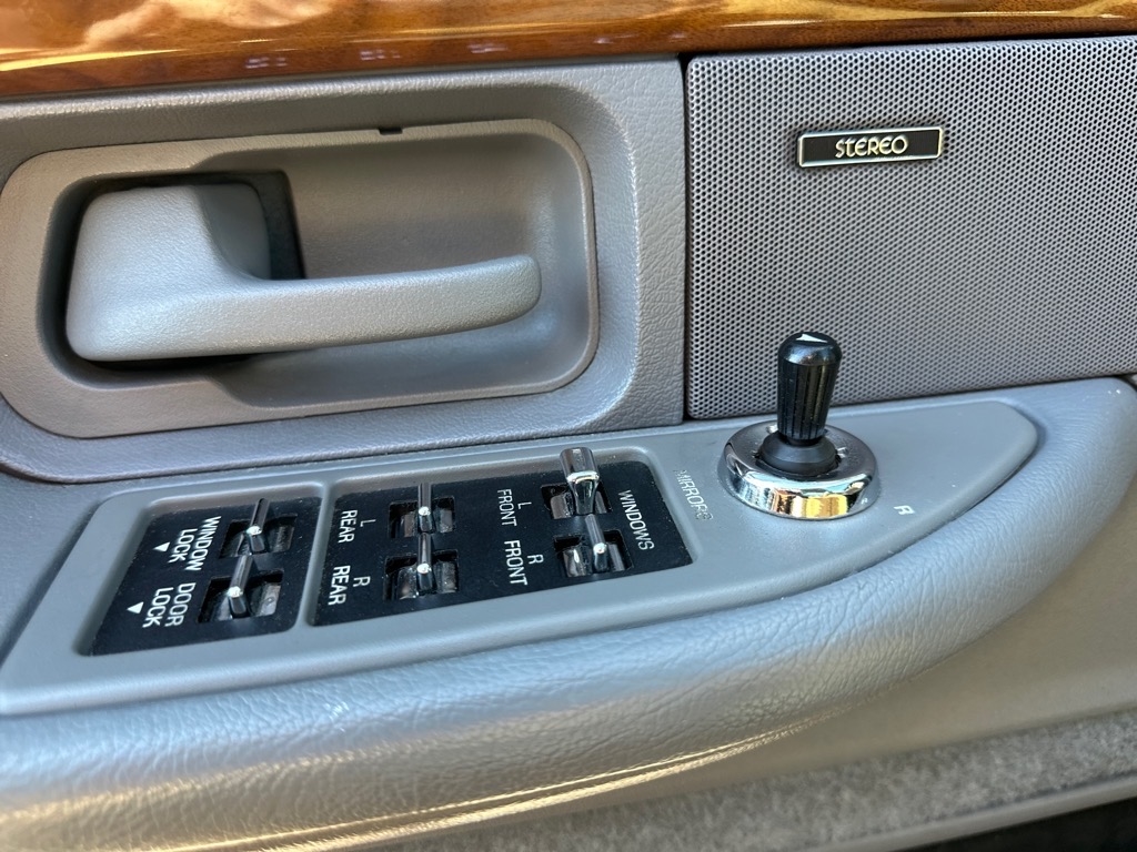 Mercury Grand Marquis 4dr Sedan LS 1993 Mercury Grand Marquis 4dr Sedan LS 1993