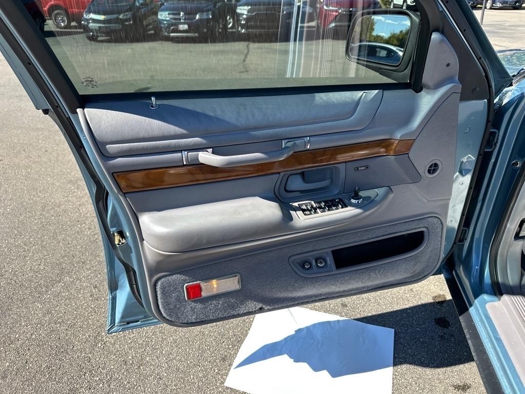 Mercury Grand Marquis 4dr Sedan LS 1993