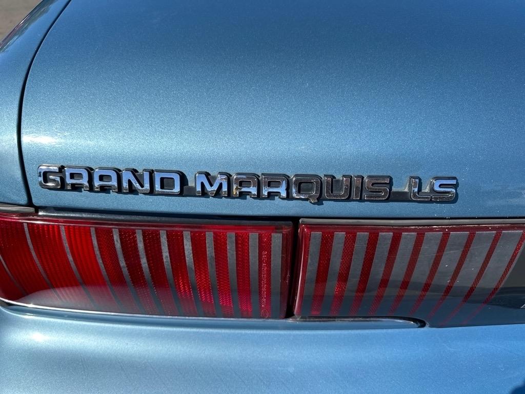 Mercury Grand Marquis 4dr Sedan LS 1993