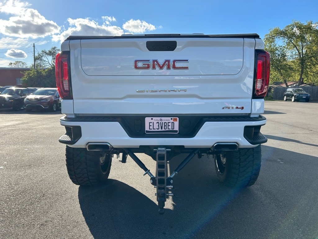 GMC Sierra 1500 Limited 4WD Crew Cab 147" AT4 2022
