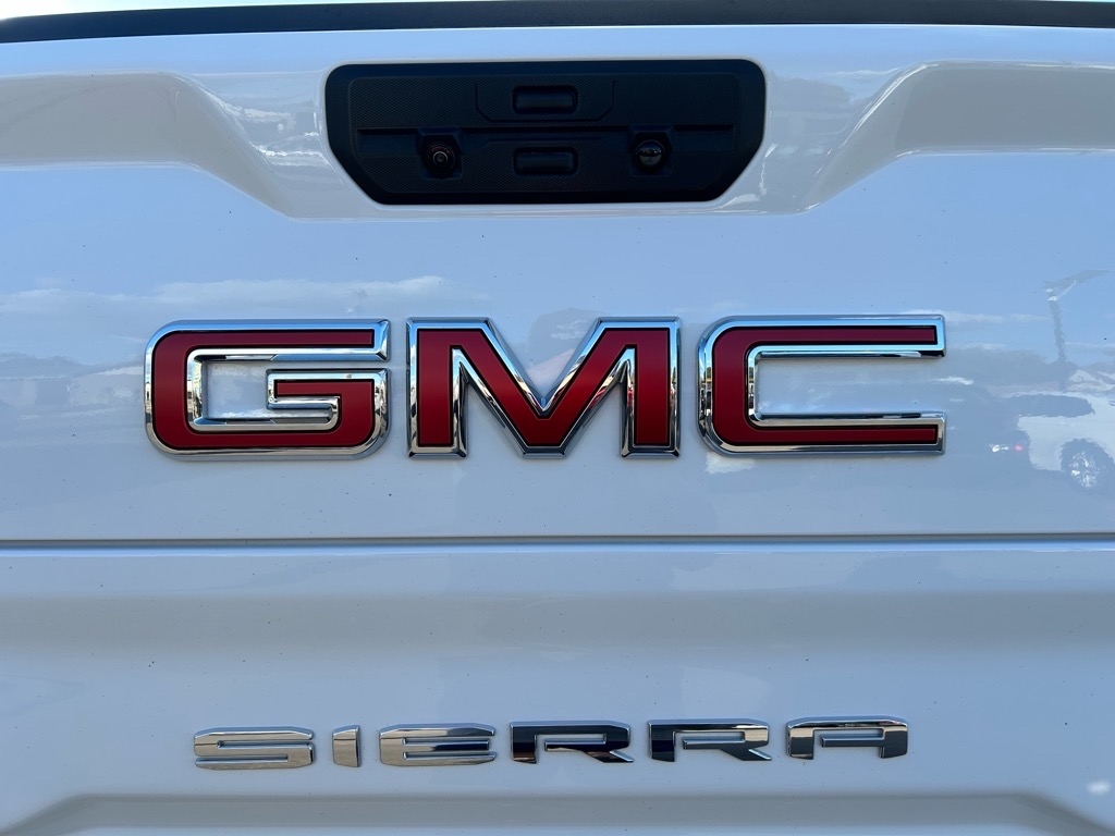 GMC Sierra 1500 Limited 4WD Crew Cab 147" AT4 2022