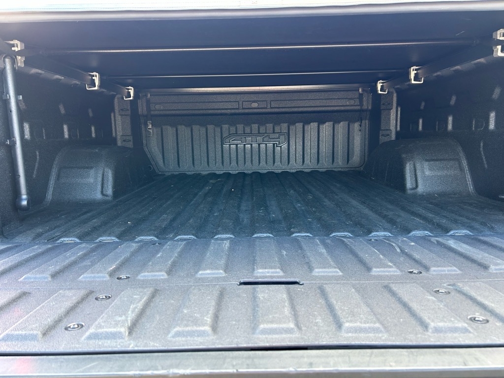 GMC Sierra 1500 Limited 4WD Crew Cab 147" AT4 2022