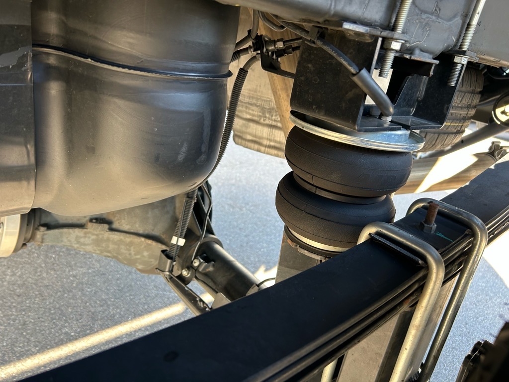 GMC Sierra 1500 Limited 4WD Crew Cab 147" AT4 2022