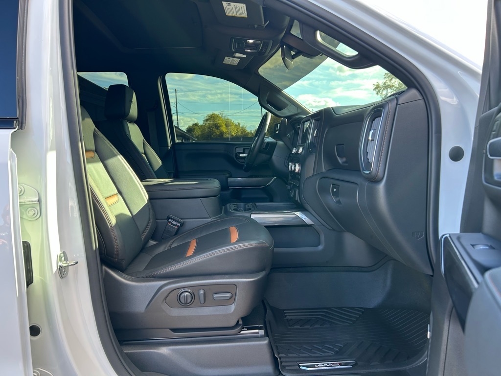 GMC Sierra 1500 Limited 4WD Crew Cab 147" AT4 2022