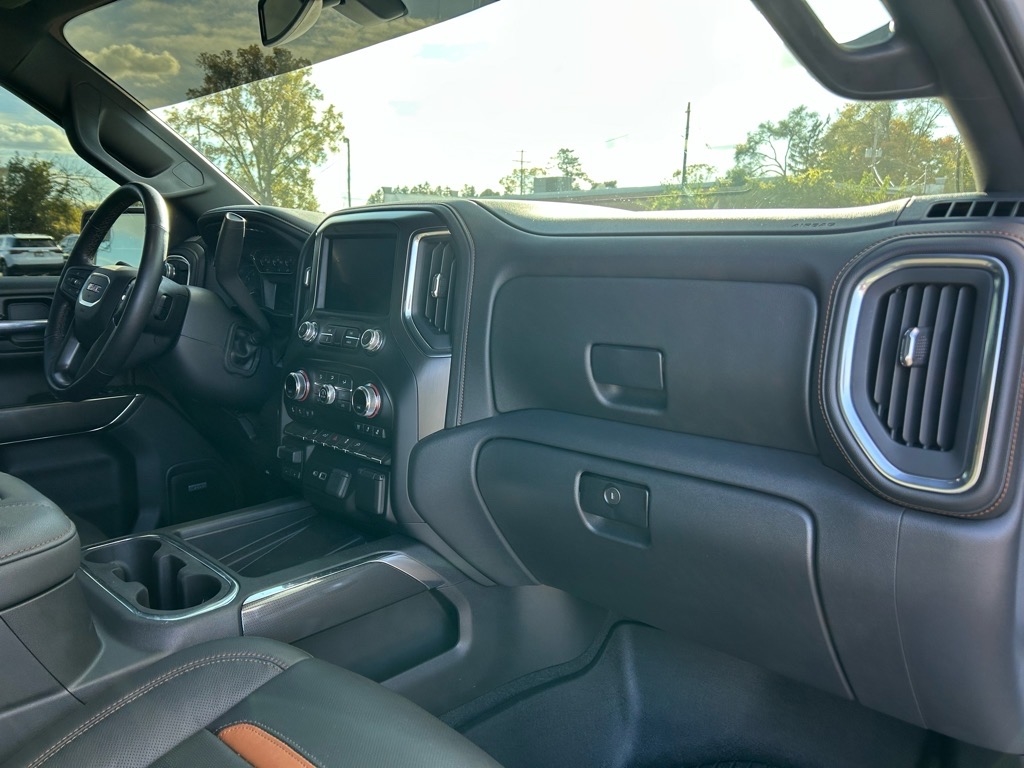 GMC Sierra 1500 Limited 4WD Crew Cab 147" AT4 2022