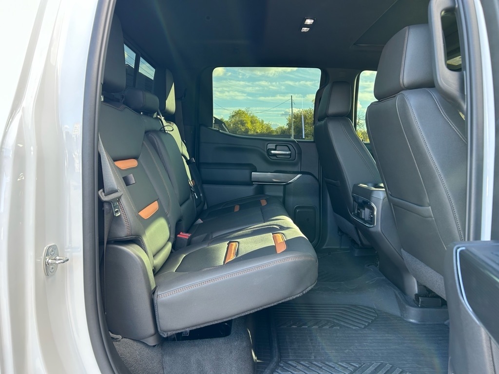 GMC Sierra 1500 Limited 4WD Crew Cab 147" AT4 2022