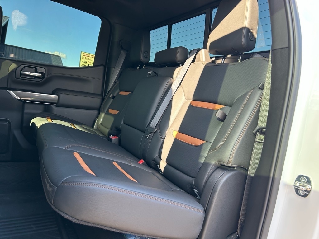GMC Sierra 1500 Limited 4WD Crew Cab 147" AT4 2022