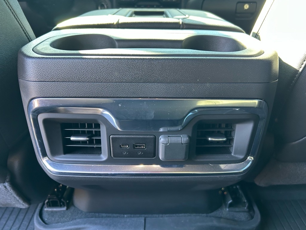 GMC Sierra 1500 Limited 4WD Crew Cab 147" AT4 2022