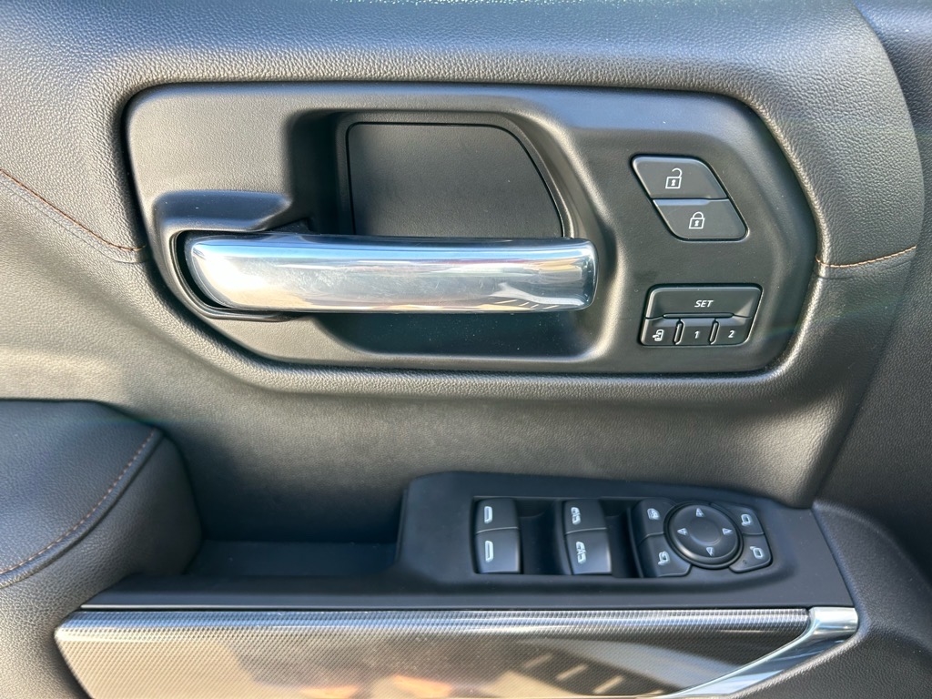 GMC Sierra 1500 Limited 4WD Crew Cab 147" AT4 2022