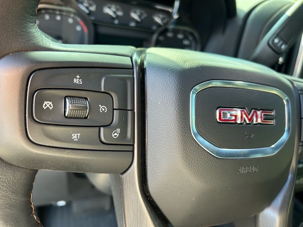 GMC Sierra 1500 Limited 4WD Crew Cab 147" AT4 2022