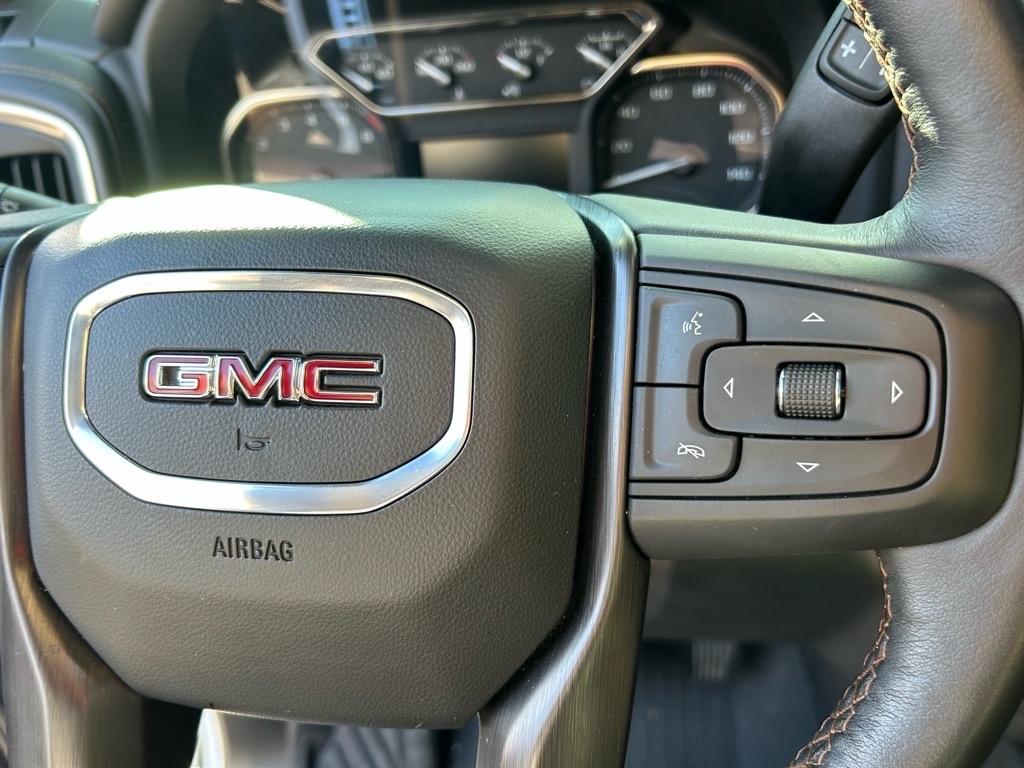GMC Sierra 1500 Limited 4WD Crew Cab 147" AT4 2022