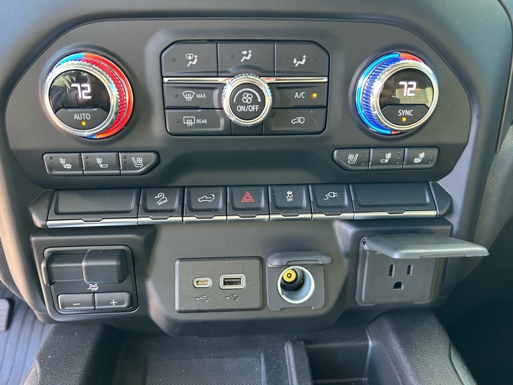 GMC Sierra 1500 Limited 4WD Crew Cab 147" AT4 2022