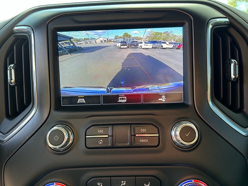 GMC Sierra 1500 Limited 4WD Crew Cab 147" AT4 2022