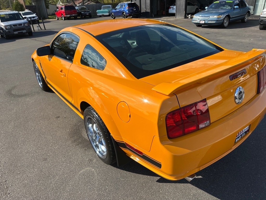 Ford Mustang 2dr Cpe GT Deluxe 2007 Ford Mustang 2dr Cpe GT Deluxe 2007