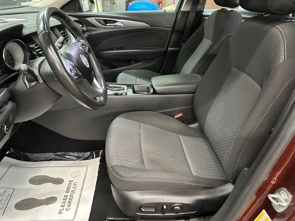 Buick Regal Sportback 4dr Sdn Preferred FWD 2019