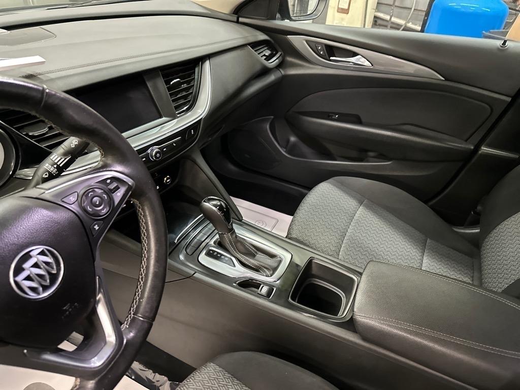 Buick Regal Sportback 4dr Sdn Preferred FWD 2019