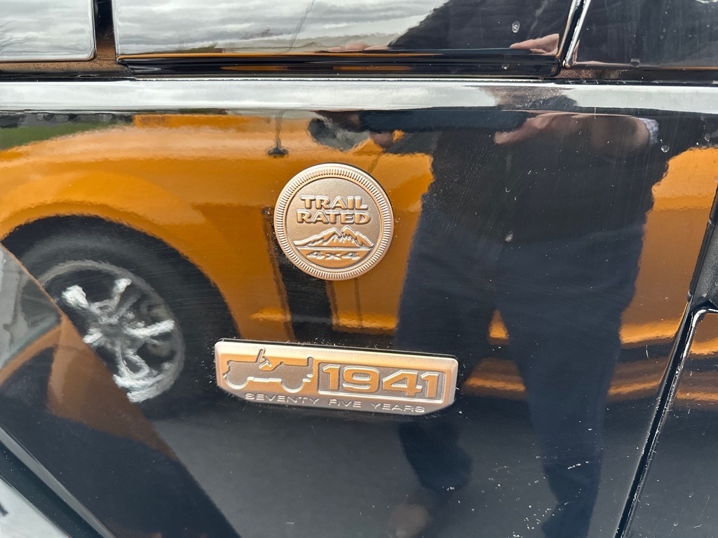 2016 Jeep Wrangler Anniversary Edition photo 2