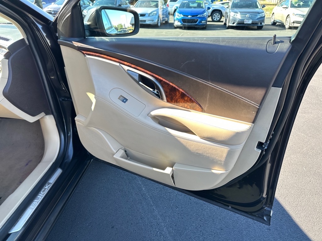 Buick LaCrosse 4dr Sdn Leather FWD 2013 Buick LaCrosse 4dr Sdn Leather FWD 2013