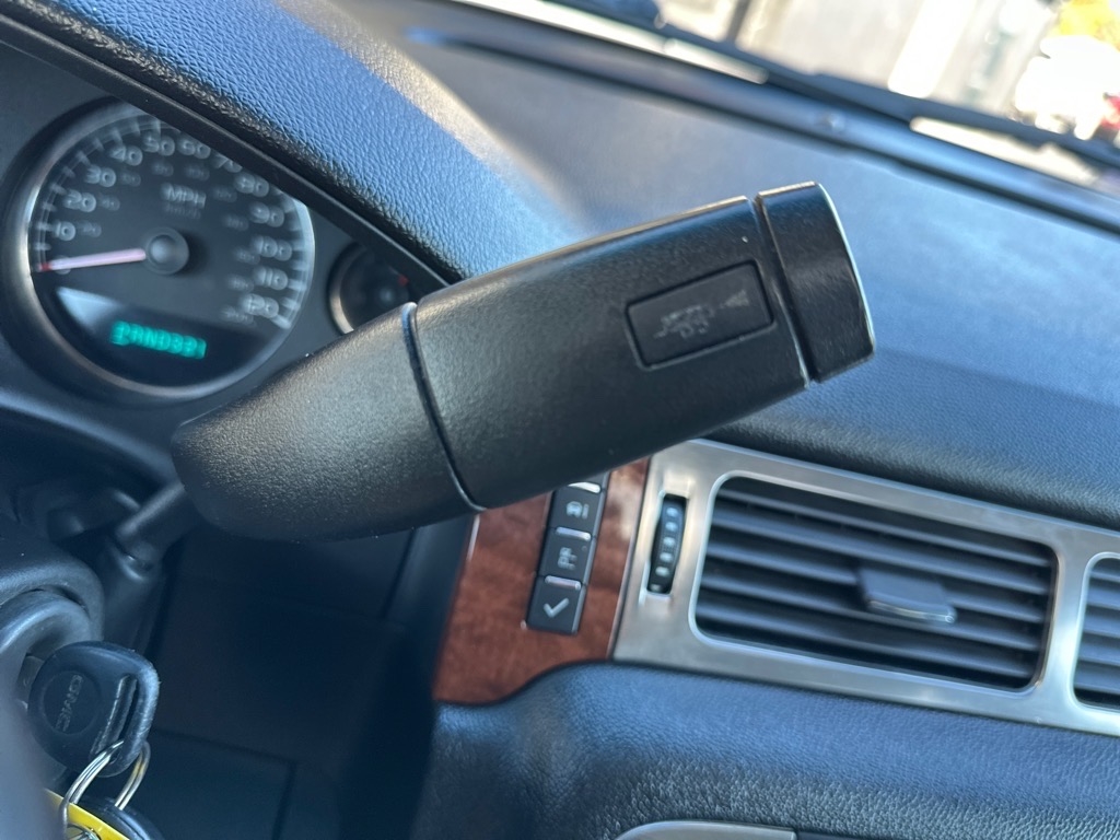 GMC Yukon XL 4WD 4dr 1500 SLT 2007