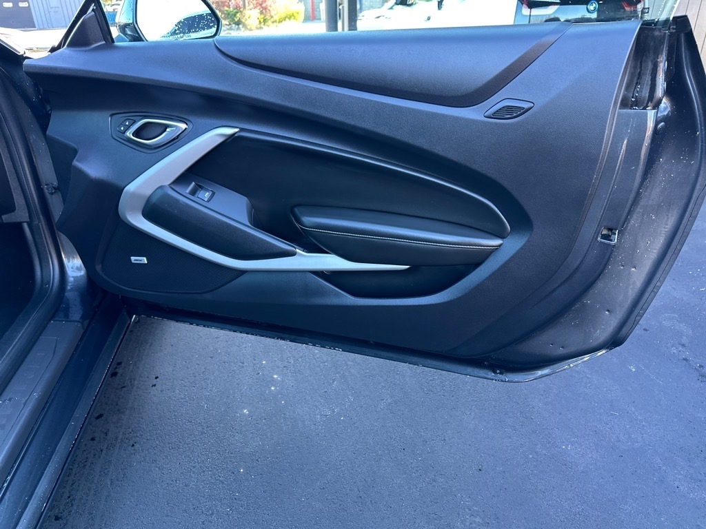 Chevrolet Camaro 2dr Cpe 2LT 2016