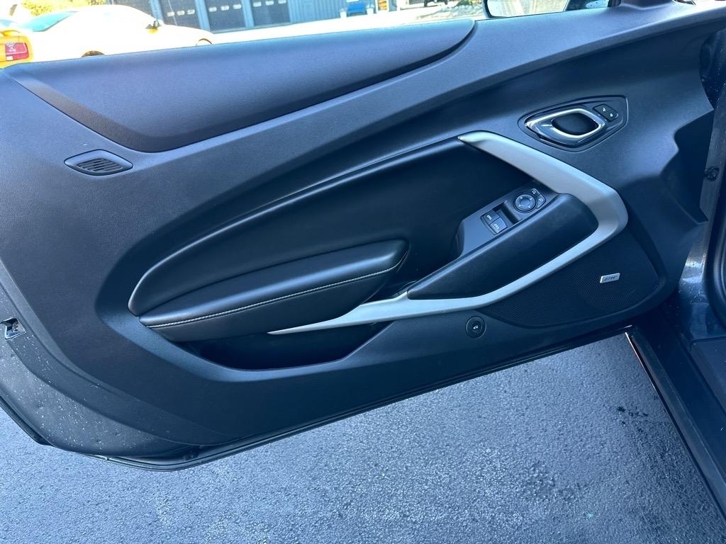 Chevrolet Camaro 2dr Cpe 2LT 2016