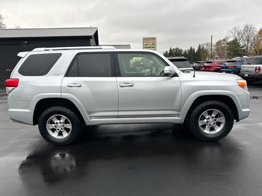 2013 Toyota 4Runner SR5 photo 2