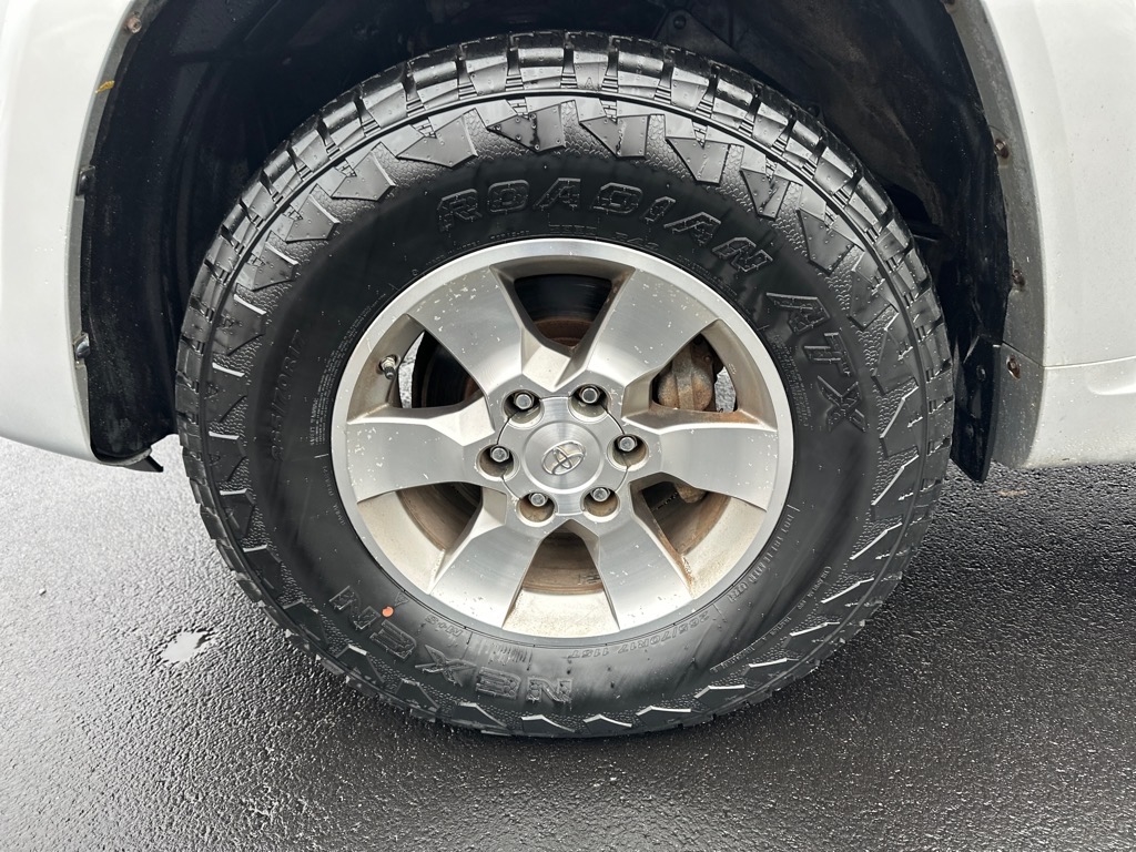 Toyota 4Runner 4WD 4dr V6 Limited (Natl) 2013