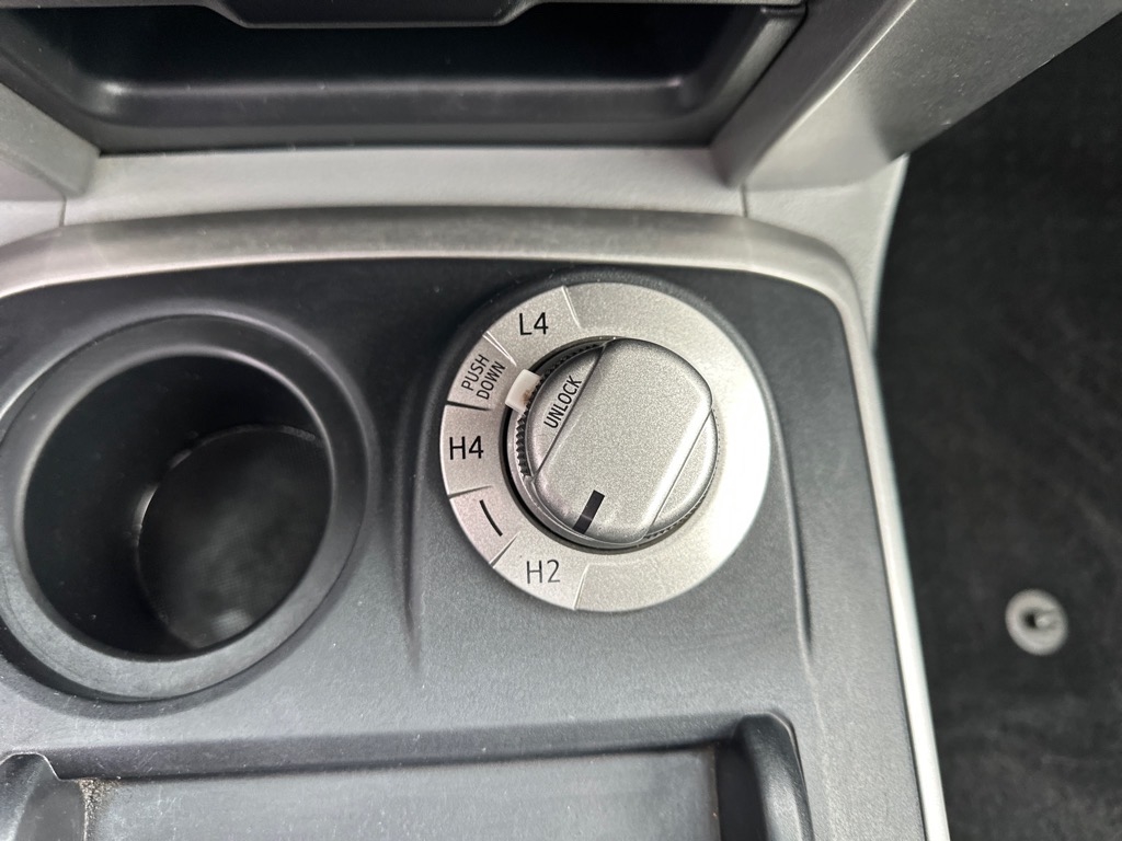 Toyota 4Runner 4WD 4dr V6 Limited (Natl) 2013