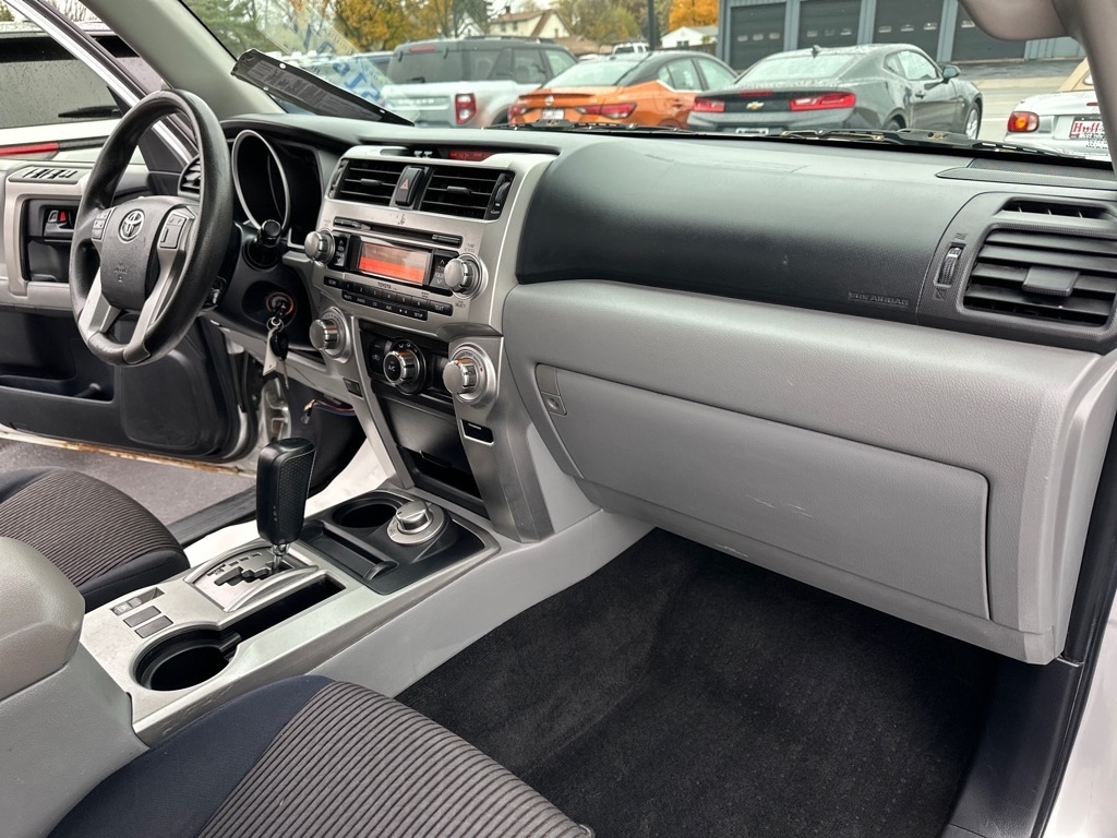 Toyota 4Runner 4WD 4dr V6 Limited (Natl) 2013