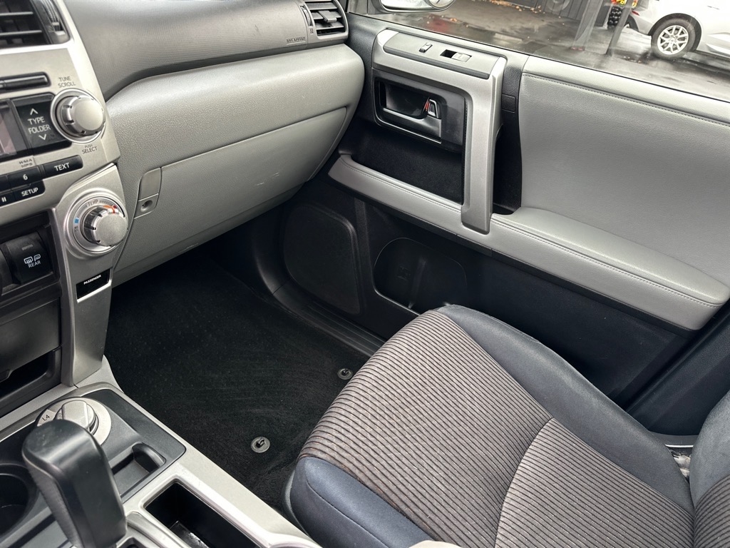 Toyota 4Runner 4WD 4dr V6 Limited (Natl) 2013