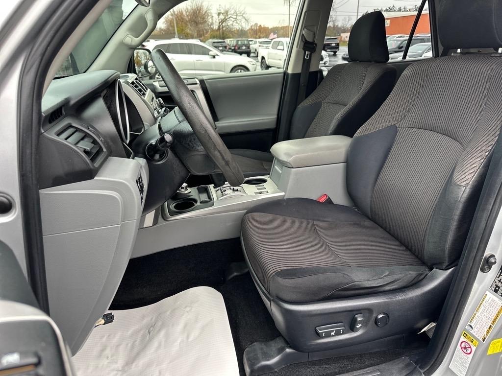 Toyota 4Runner 4WD 4dr V6 Limited (Natl) 2013