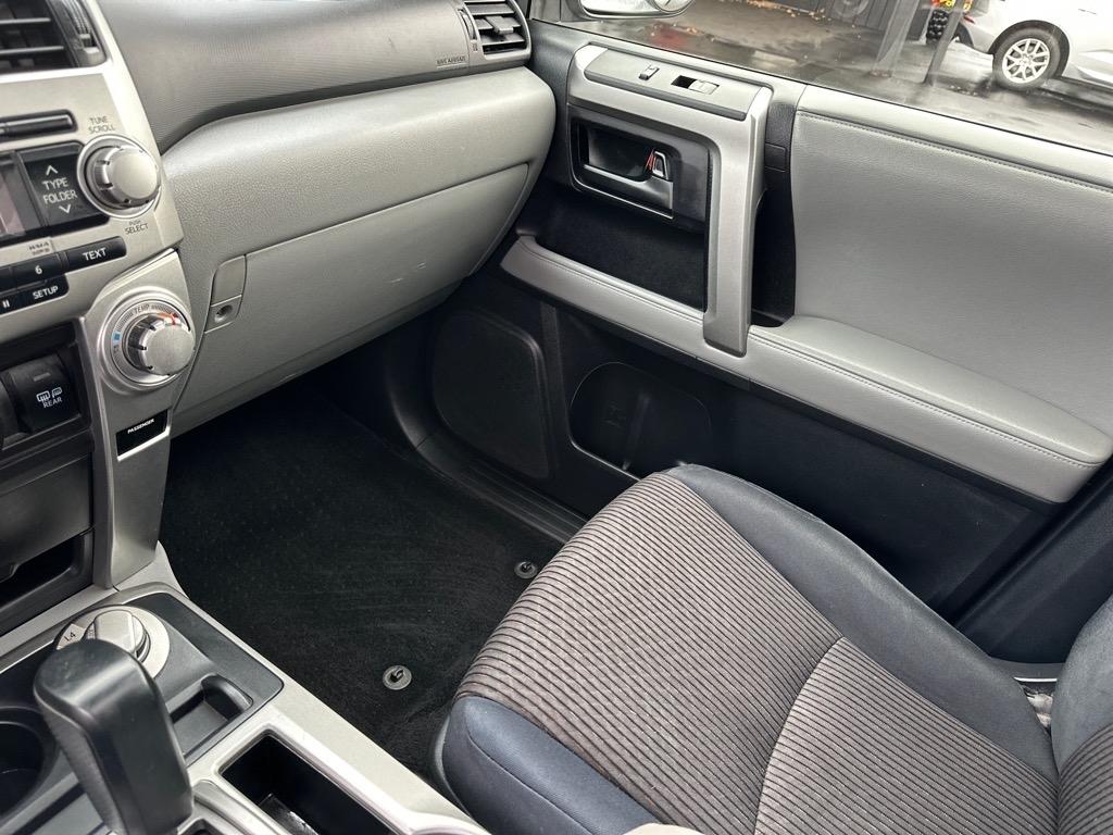 Toyota 4Runner 4WD 4dr V6 Limited (Natl) 2013