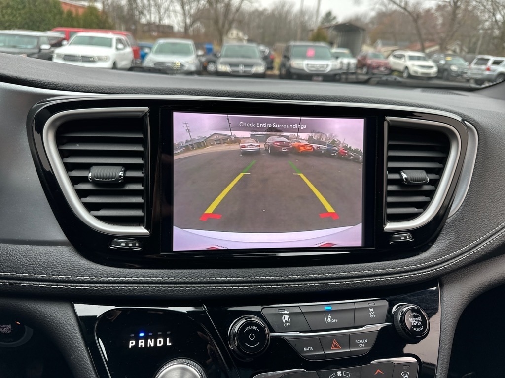 Chrysler Pacifica Touring AWD 2022