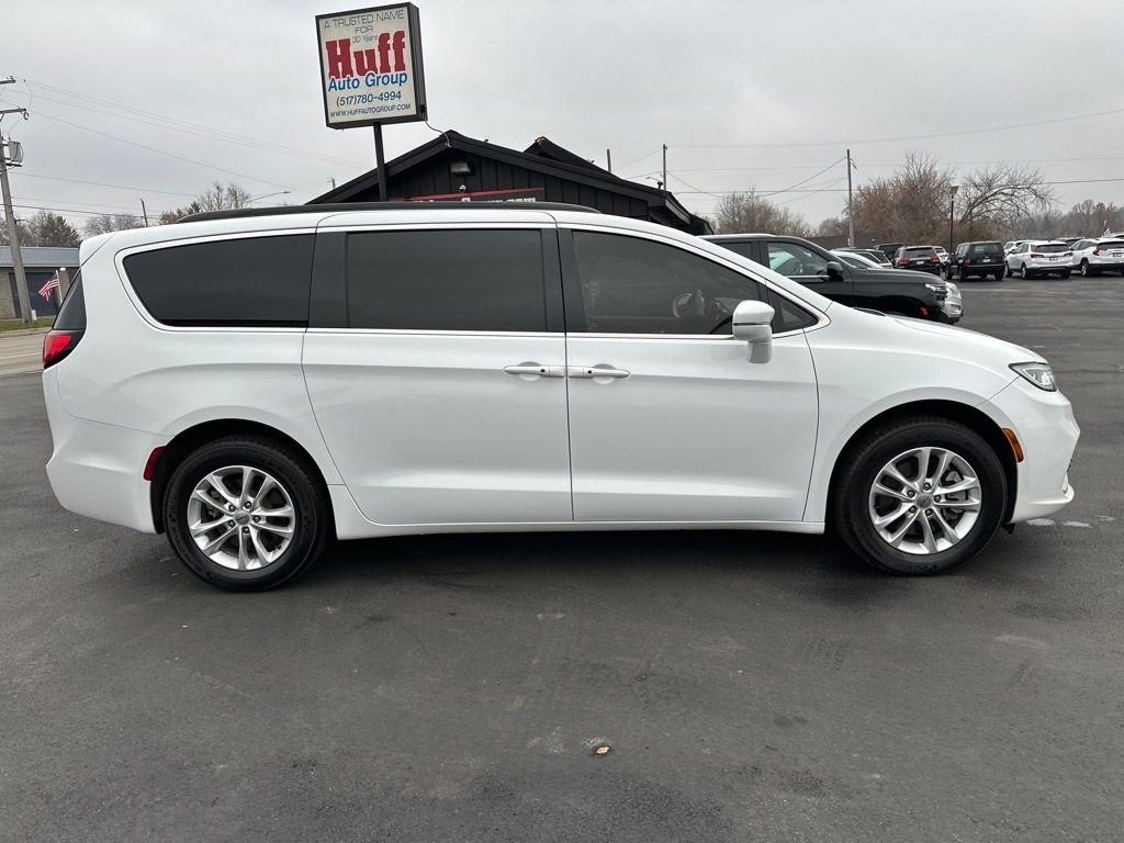 Chrysler Pacifica Touring AWD 2022