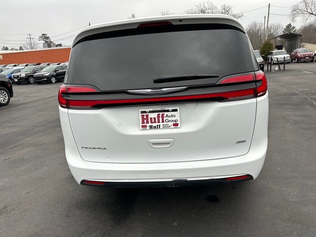 Chrysler Pacifica Touring AWD 2022