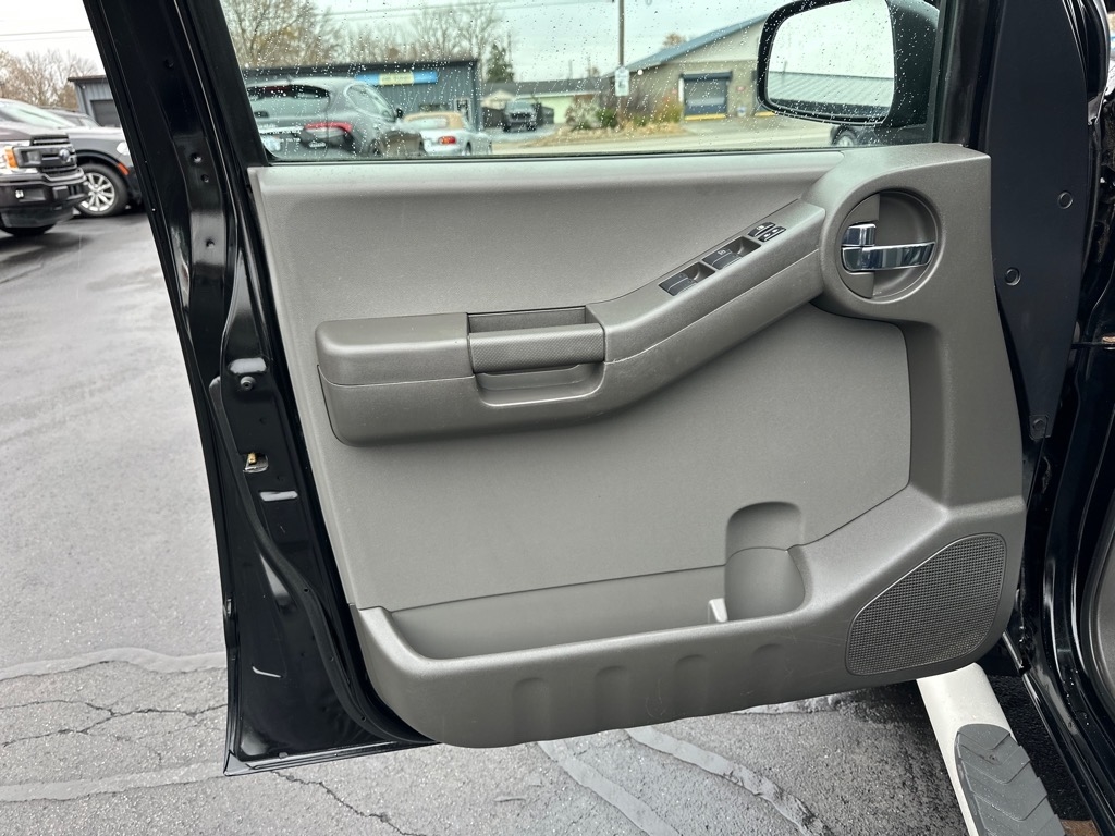 Nissan Xterra 4WD 4dr Auto S 2011