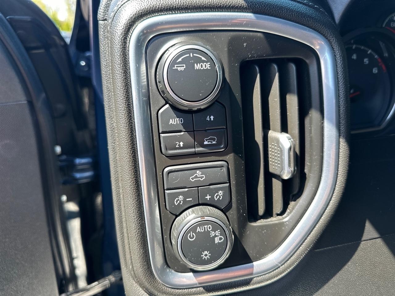Chevrolet Silverado 1500 4WD Double Cab 147" LT 2020