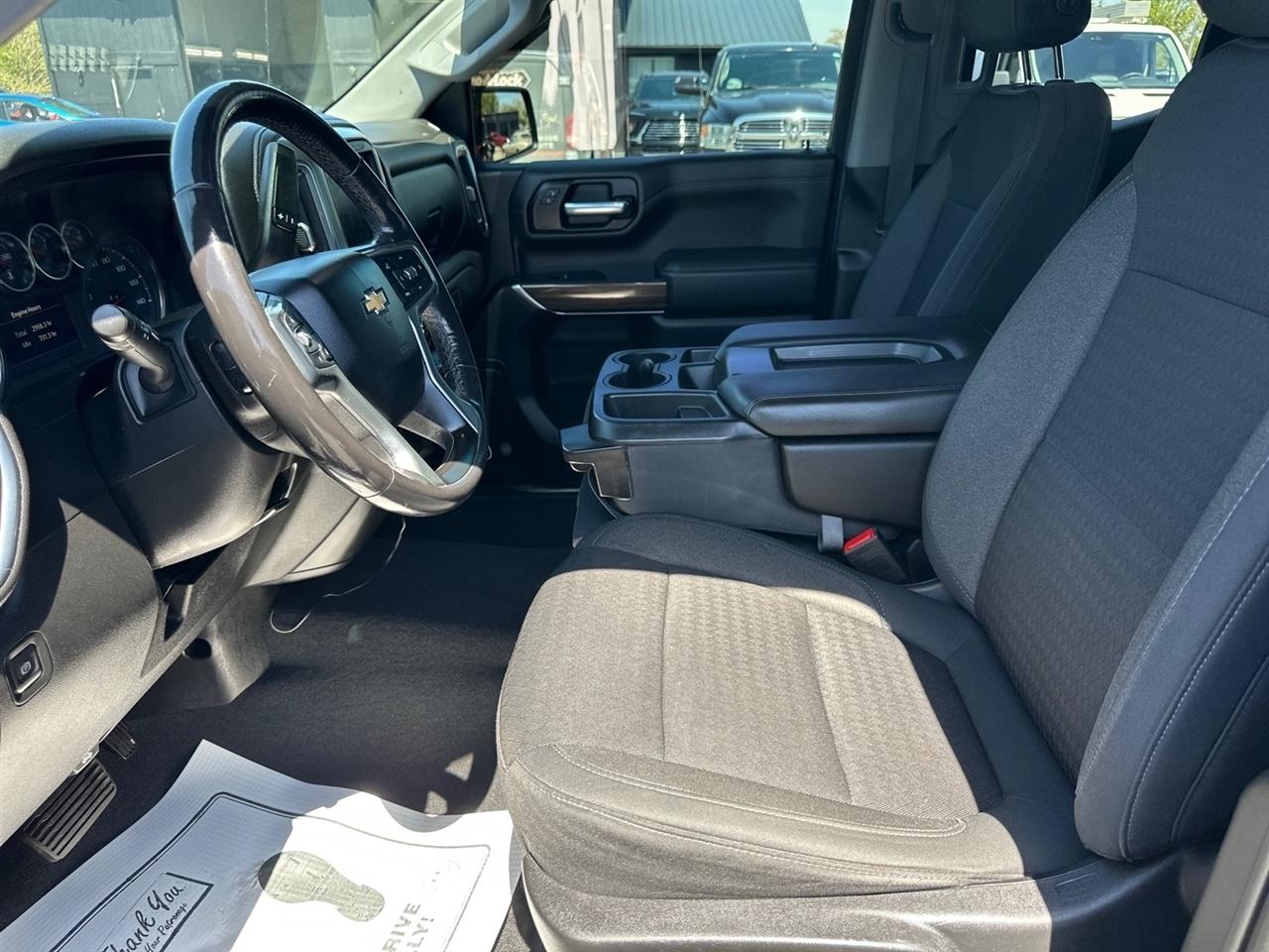 Chevrolet Silverado 1500 4WD Double Cab 147" LT 2020