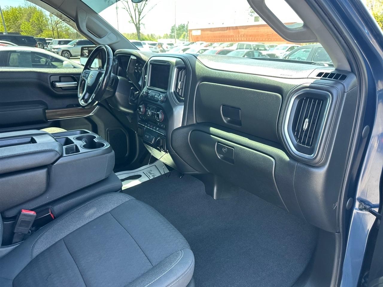 Chevrolet Silverado 1500 4WD Double Cab 147" LT 2020
