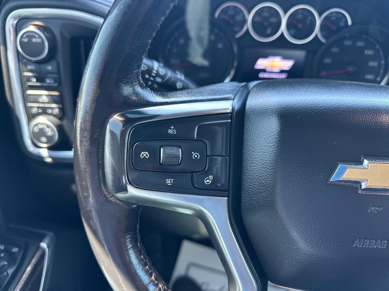 Chevrolet Silverado 1500 4WD Double Cab 147" LT 2020