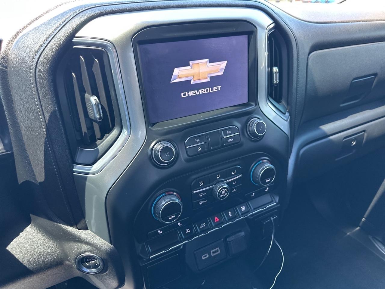 Chevrolet Silverado 1500 4WD Double Cab 147" LT 2020