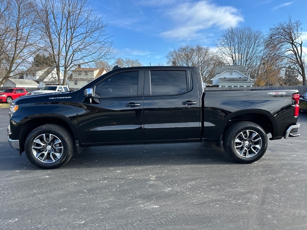 Chevrolet Silverado 1500 4WD Crew Cab 147" LT w/2FL 2025