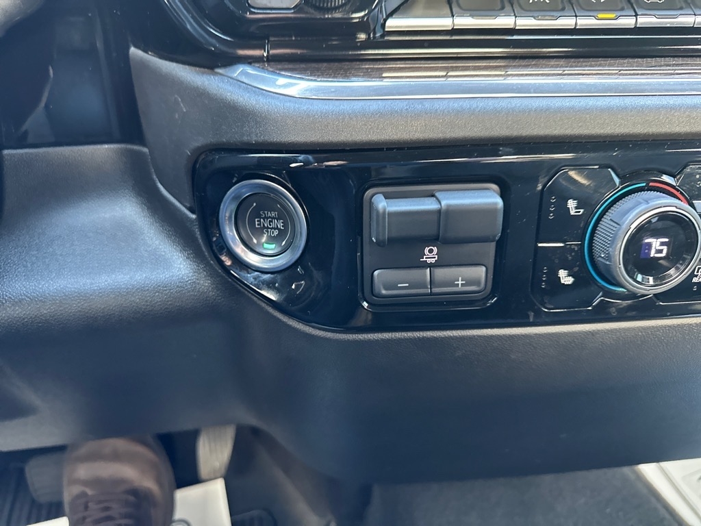 Chevrolet Silverado 1500 4WD Crew Cab 147" LT w/2FL 2025