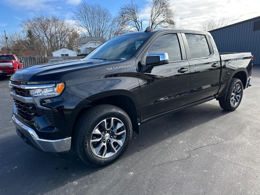 Chevrolet Silverado 1500 4WD Crew Cab 147" LT w/2FL 2025