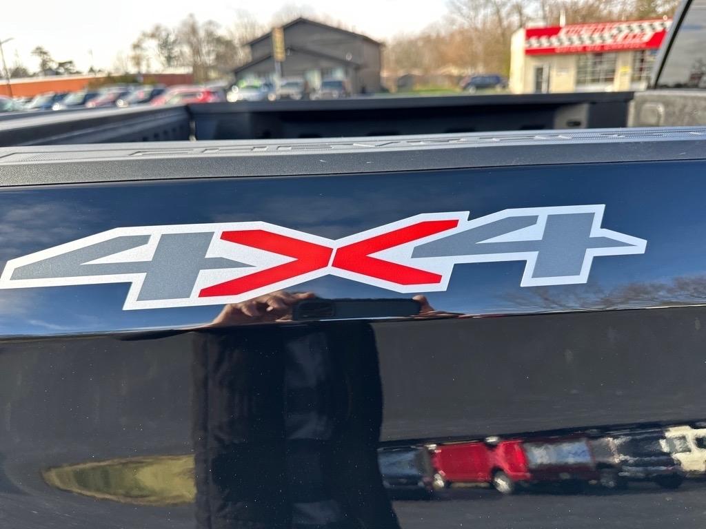 Chevrolet Silverado 1500 4WD Crew Cab 147" LT w/2FL 2025