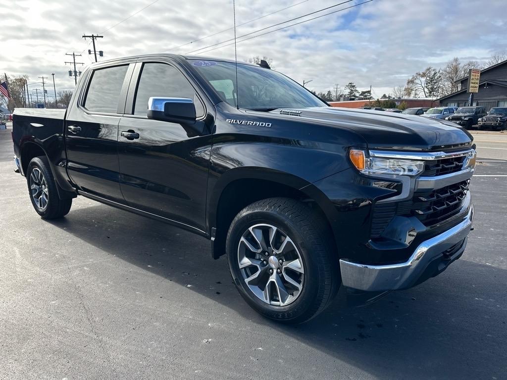 Chevrolet Silverado 1500 4WD Crew Cab 147" LT w/2FL 2025