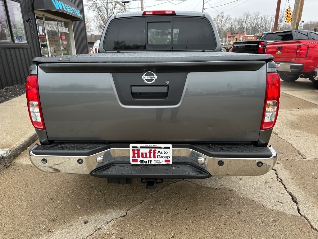 2016 Nissan Frontier Crew Cab SV photo 3