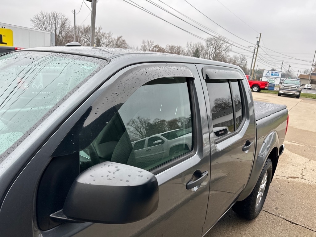 Nissan Frontier 4WD Crew Cab SWB Auto SV 2016