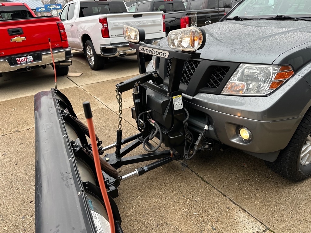 Nissan Frontier 4WD Crew Cab SWB Auto SV 2016