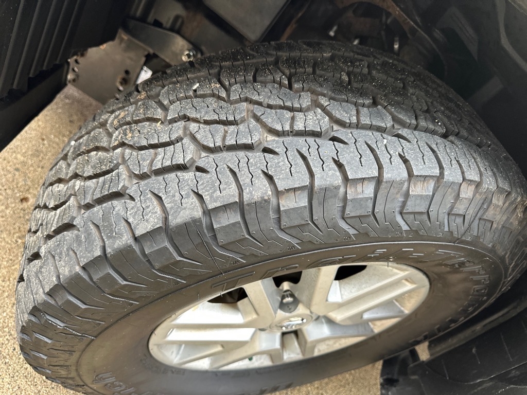 Nissan Frontier 4WD Crew Cab SWB Auto SV 2016